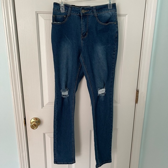 ❌$10❌🆕 A.W.J Distressed Stretch Jeans - Picture 1 of 7